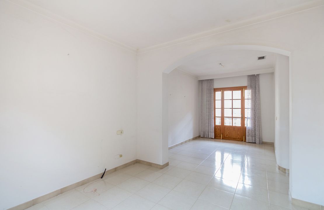 Campanet casa de pueblo con jardín en venta
