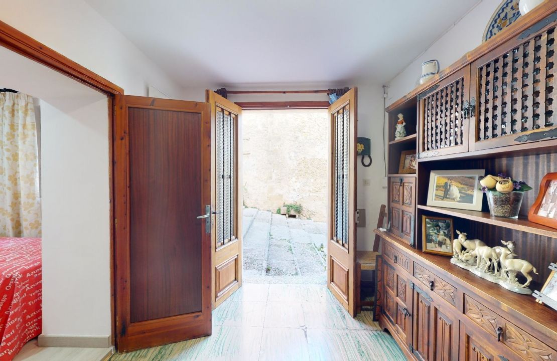 Típical Mallorcan Townhouse on the Calvari steps of Pollensa for sale