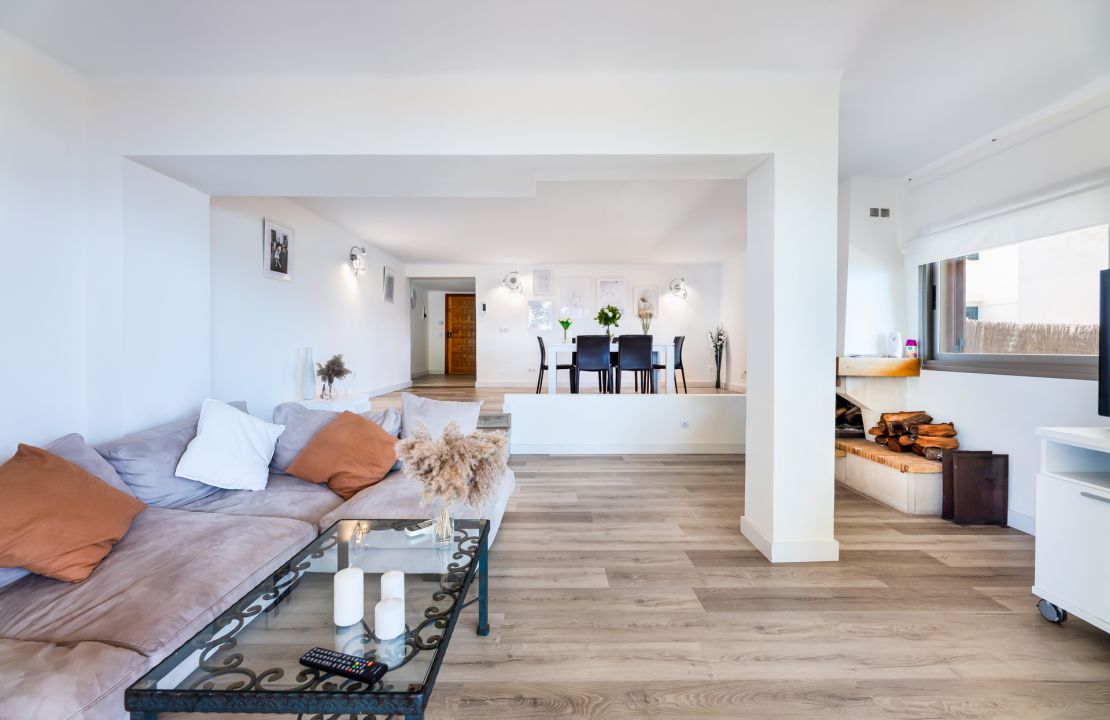 Front-line apartment in Alcanada Alcudia Mallorca for sale