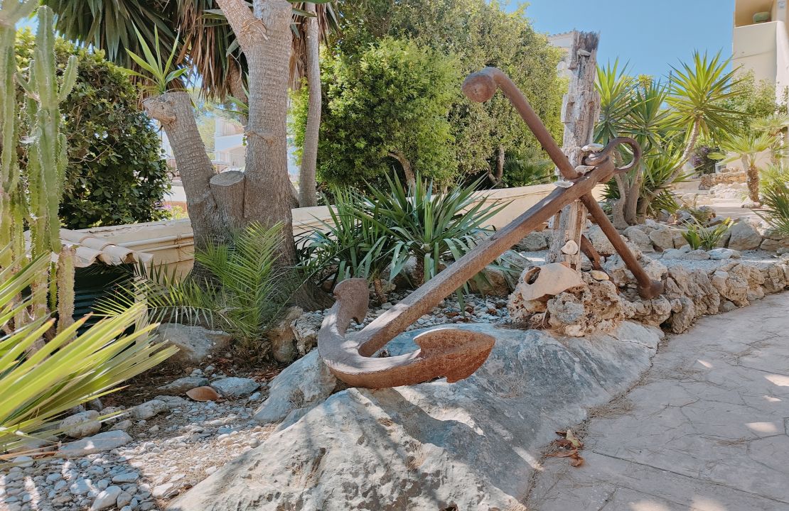 Front-line apartment in Alcanada Alcudia Mallorca for sale