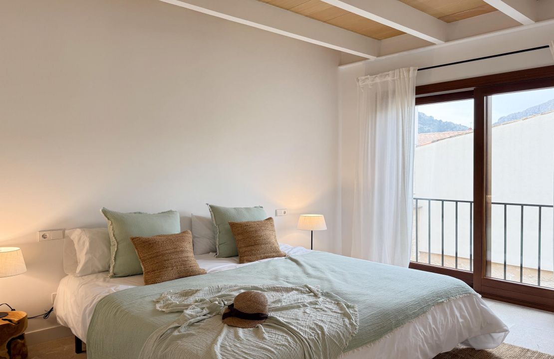 High quality townhouse Pollensa with pool and garage for sale