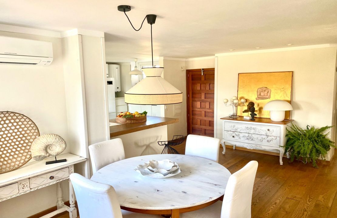 First-line beautiful apartment in Puerto Pollensa Mallorca for sale