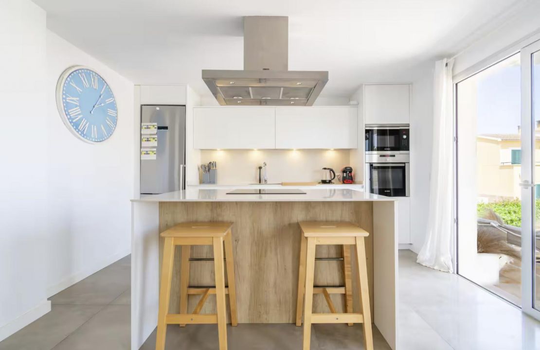 Beach house for sale in Son Serra de Marina Mallorca with sea views and rental licence