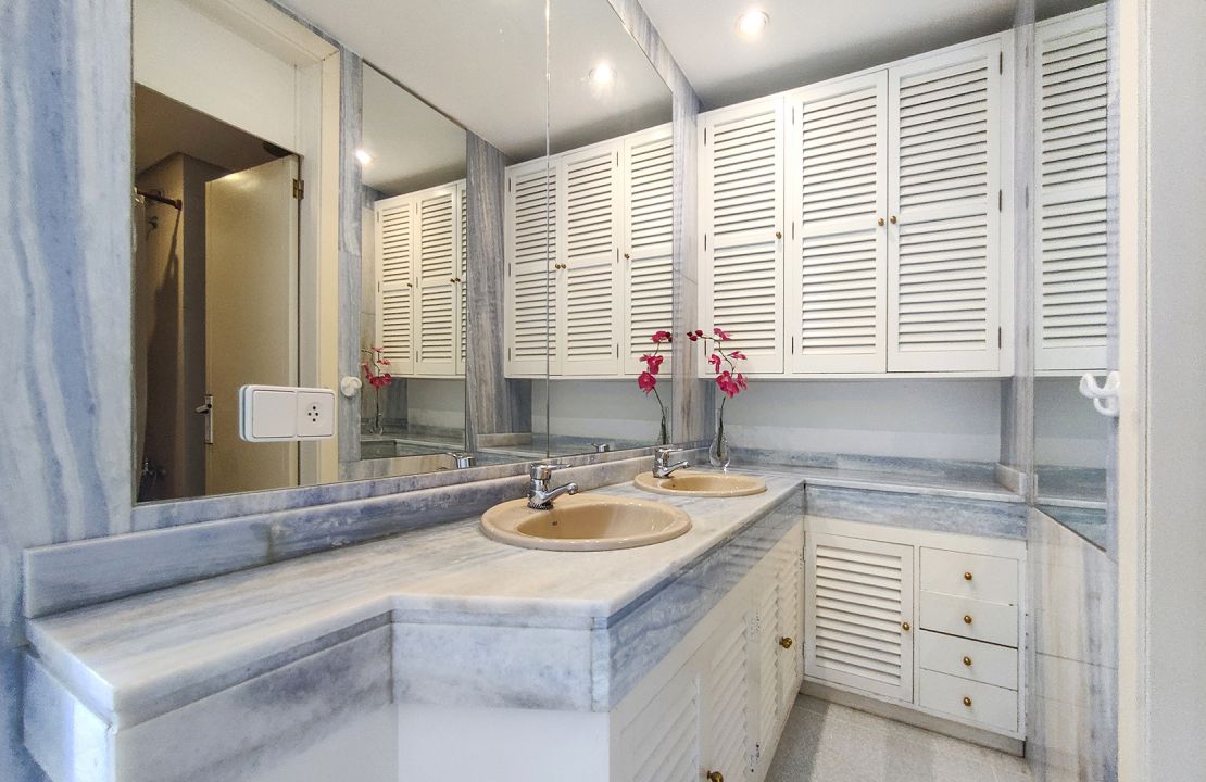 Apartamento en venta en primera linea en el paseo marítimo de Alcudia Mallorca
