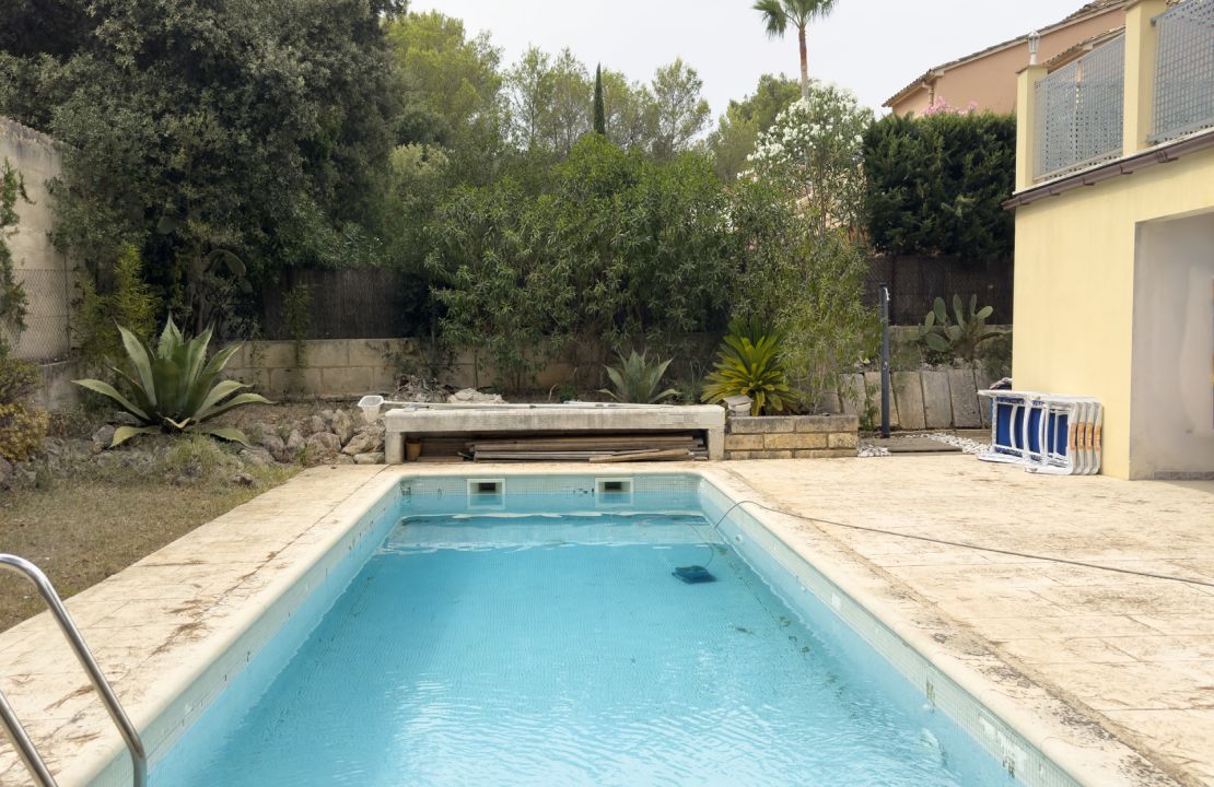 Large villa in Mallorca Son Toni Sa Pobla with pool near Golf Pollensa for sale