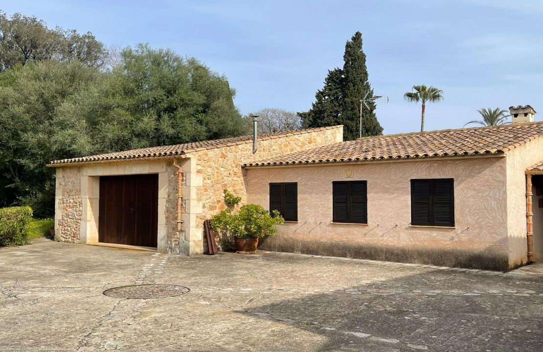 Finca for long term rental in Pollensa with pool and garden