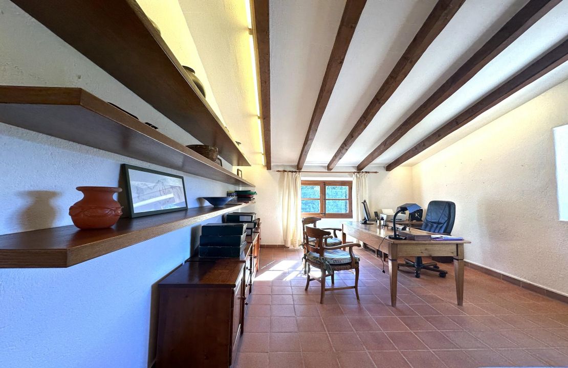 Finca for long term rental in Pollensa with pool and garden