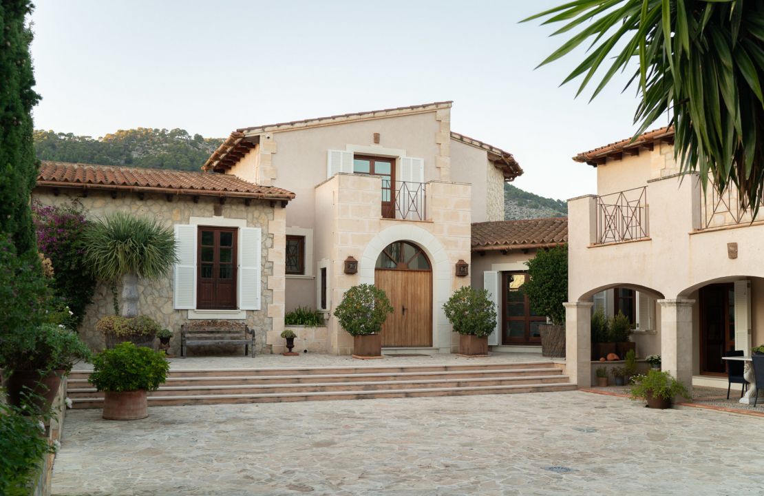 Country house for sale, Selva - Mallorca with private swimming pool