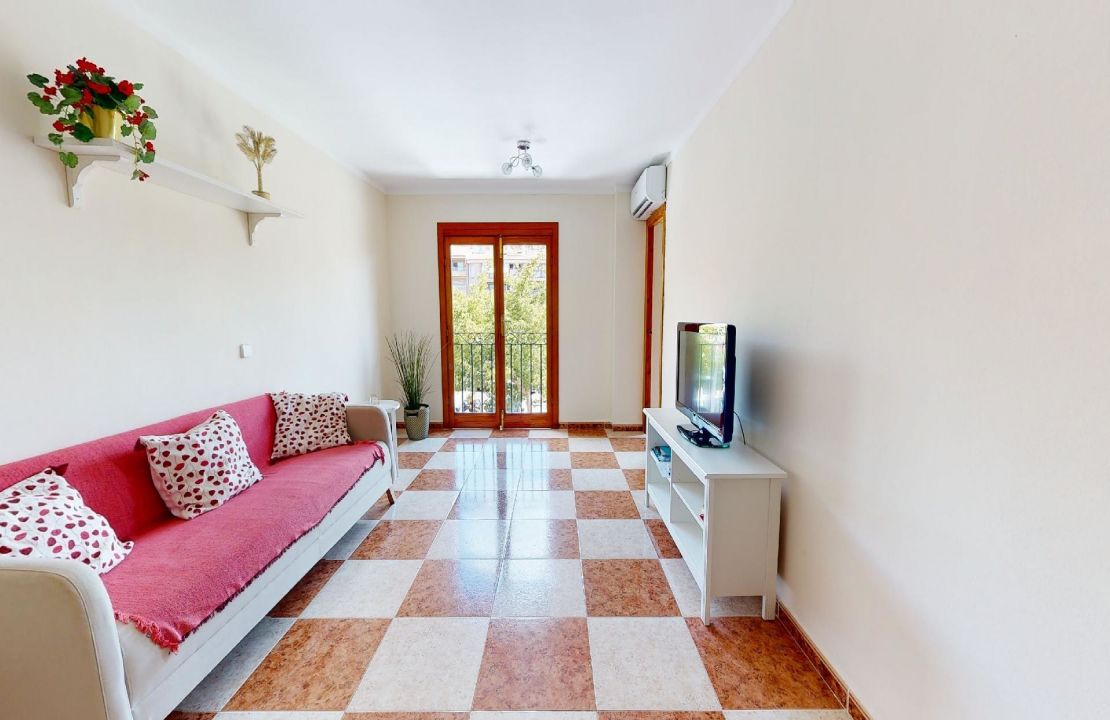 First floor apartment in the center of Puerto Pollensa Mallorca with pool for sale