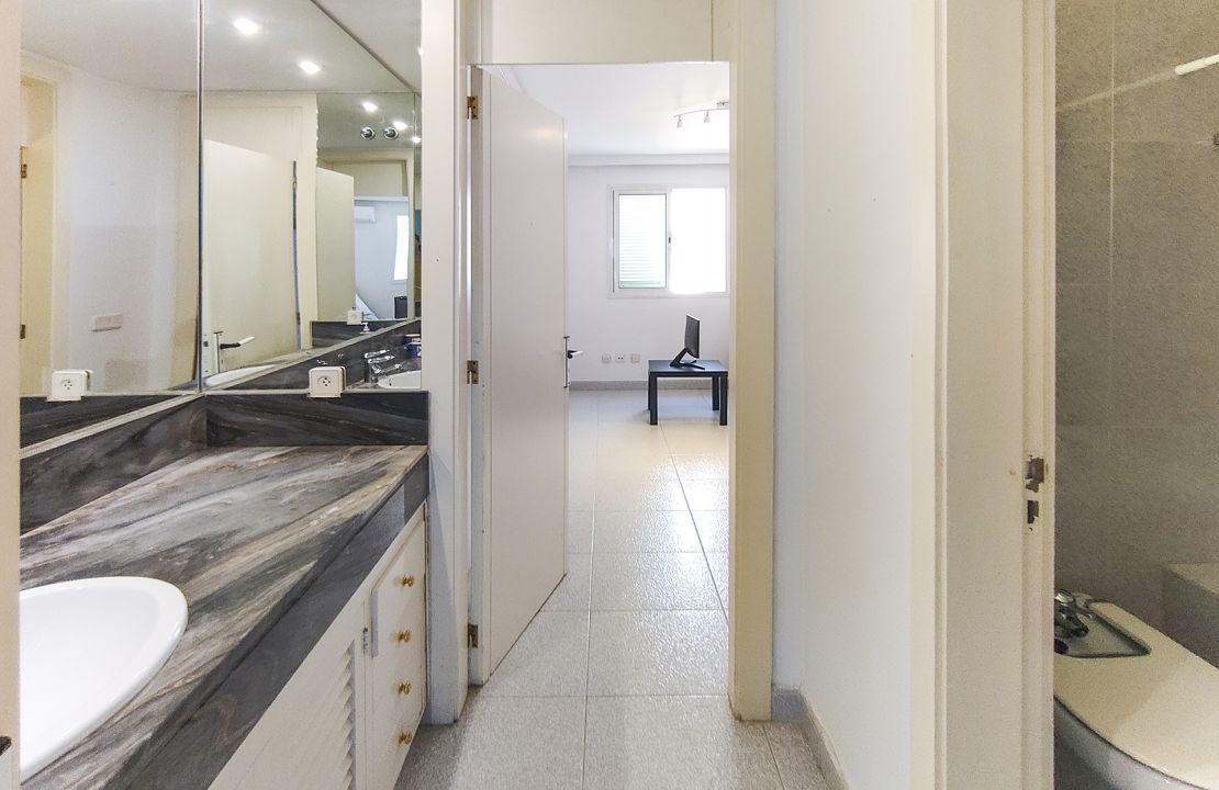 Apartamento en venta en primera linea en el paseo marítimo de Alcudia Mallorca