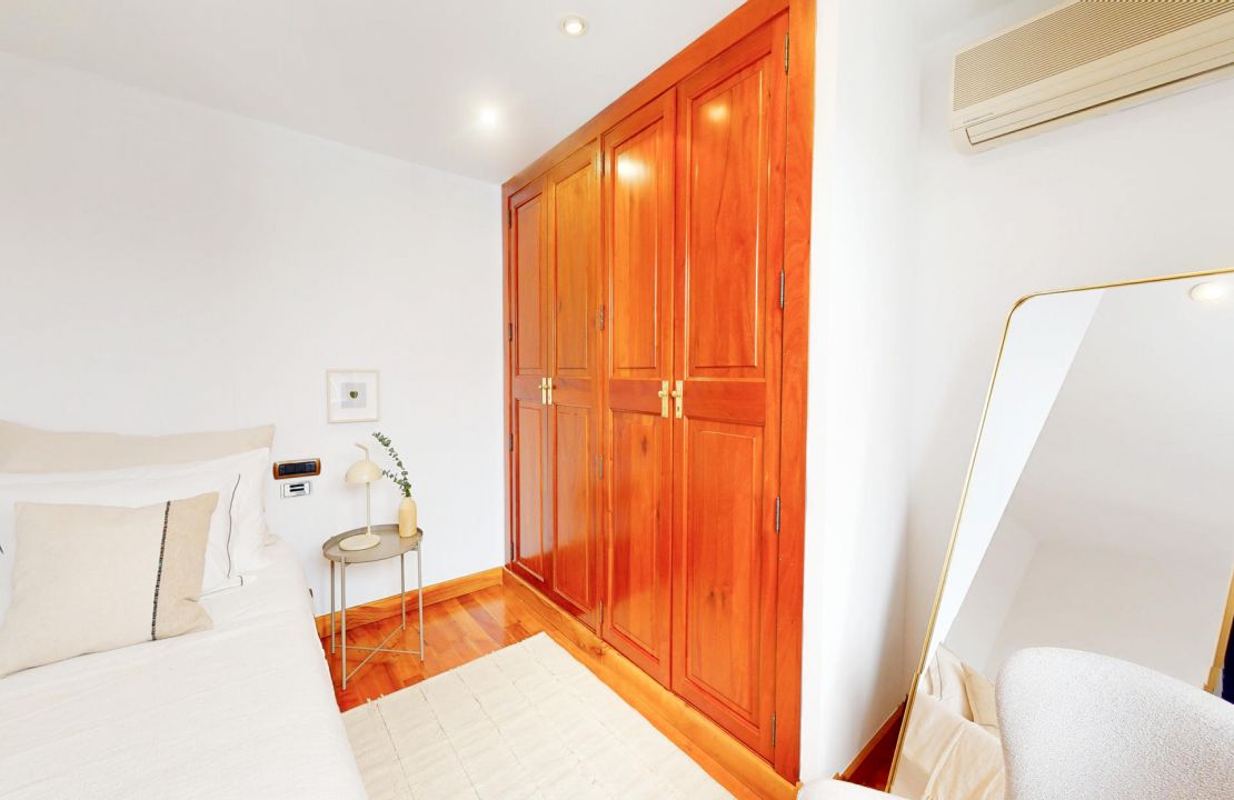 Magnificent duplex apartment in Puerto Pollensa first line to the sea for sale