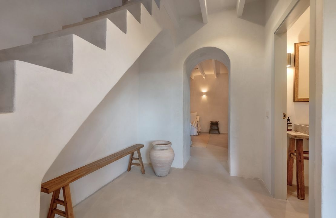 Beautifully restored townhouse with pool in Caimari