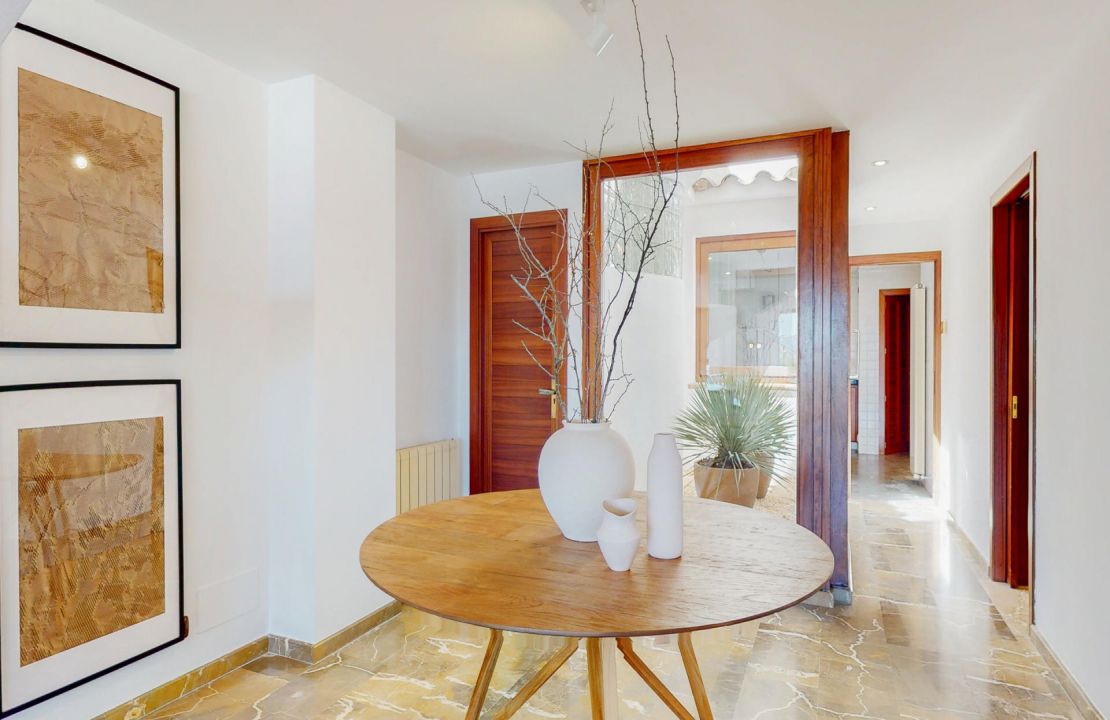 Magnificent duplex apartment in Puerto Pollensa first line to the sea for sale