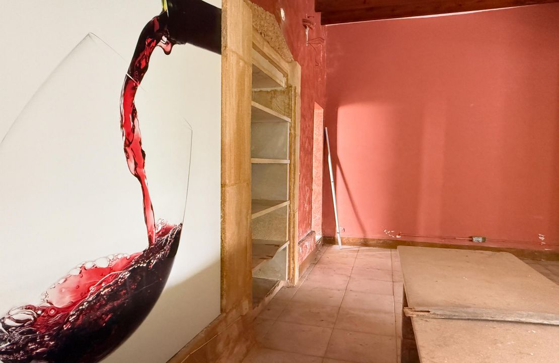 Geschäftslokal und einer Wohnung zu verkaufen in Puerto Pollensa Mallorca