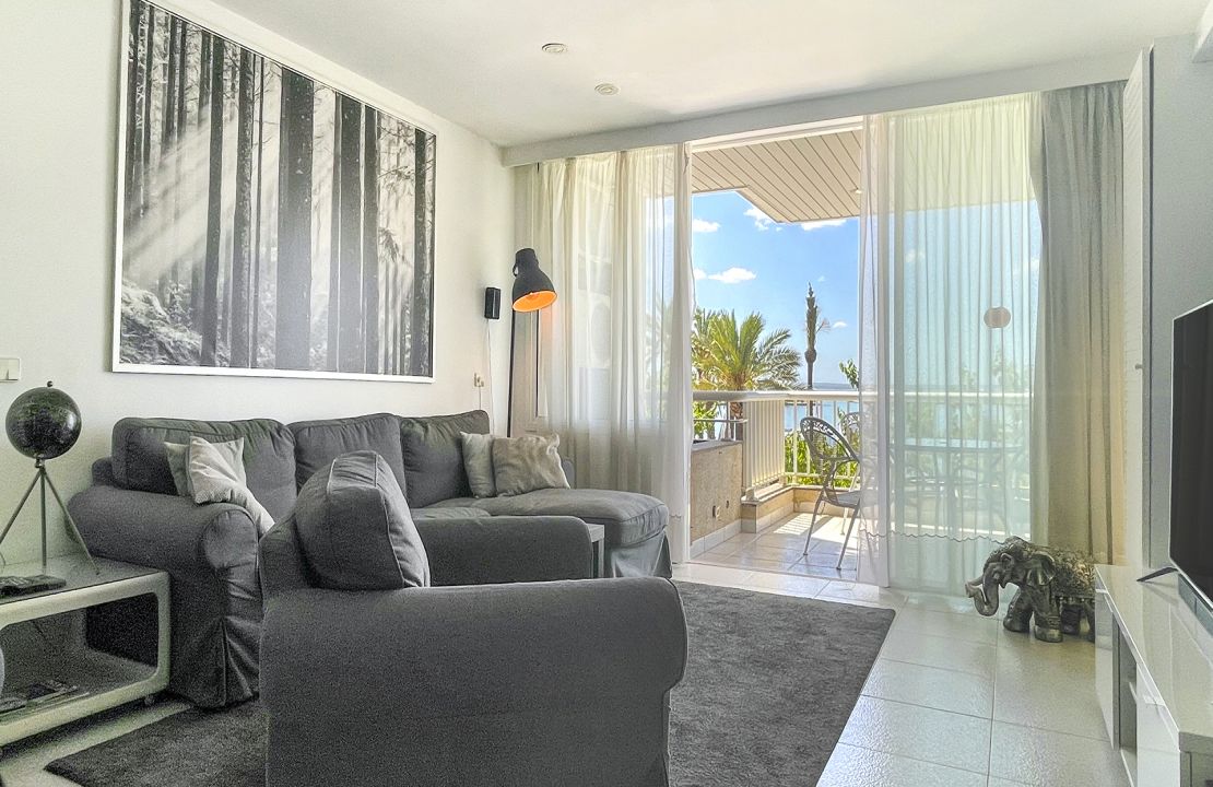 Apartamento en venta en primera linea en el paseo marítimo de Alcudia Mallorca