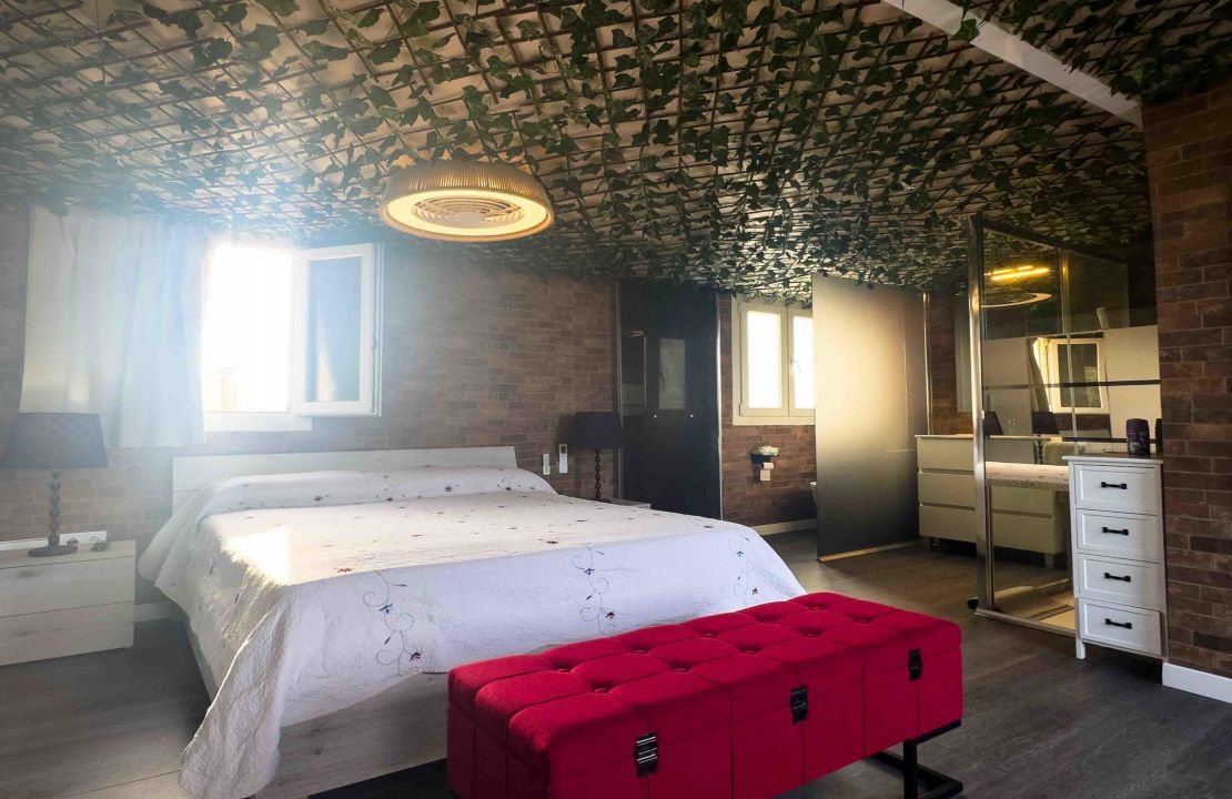 Amplia casa adosada en Mallorca, Puerto de Alcudia, en venta