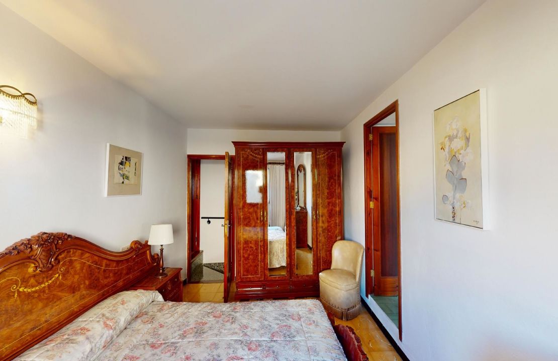 Casa mallorquina para renovar situada en las escaleras del Calvari de Pollensa en venta