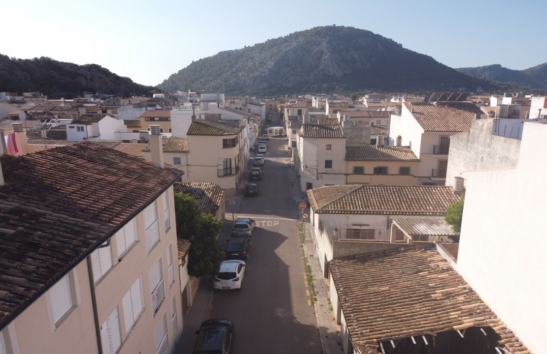 Parcela en Pollensa, Mallorca en venta con licencia para construir una casa unifamiliar