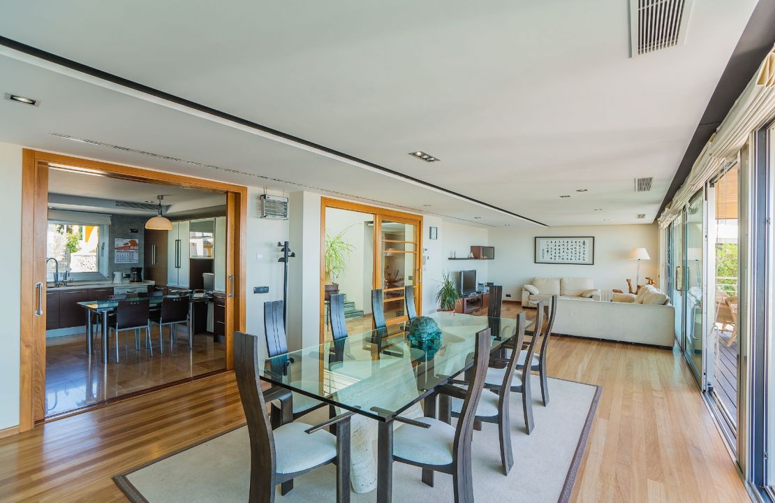 Luxus-Villa mit fantastischem Meerblick und Lizenz zur Ferienvermietung in Alcanada, Alcudia, Mallorca zu verkaufen