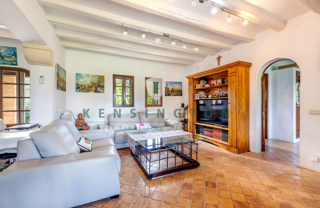 Authentic country house Pollensa / Alcudia with pool, guest house, garage and amazing gardens for sale