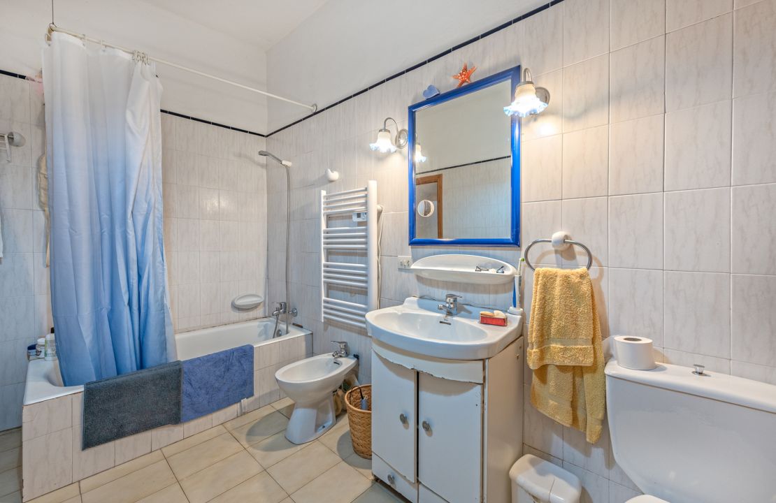 Traditional townhouse in Llubi Mallorca with a great garden and many possibilities