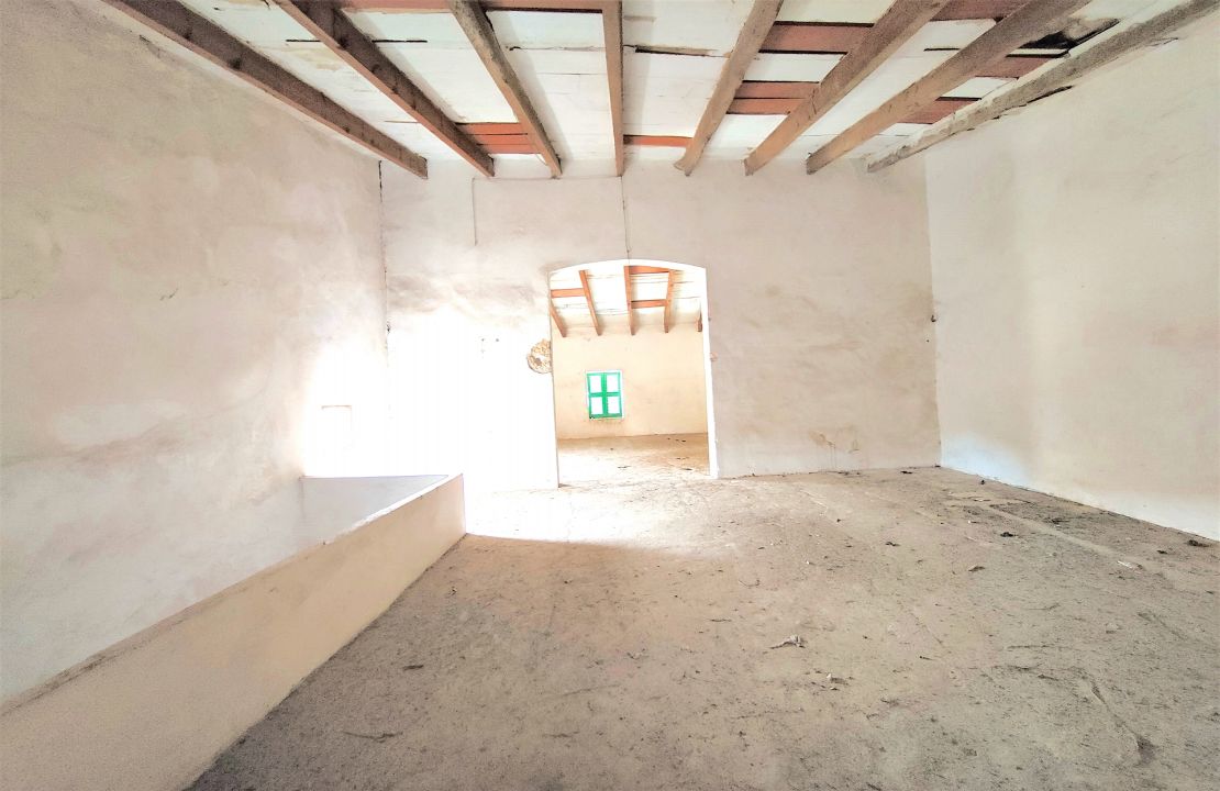 Townhouse in Sa Pobla with enormous potential