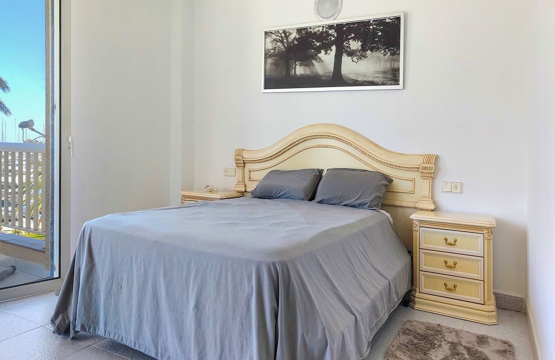 Apartamento en venta en primera linea en el paseo marítimo de Alcudia Mallorca