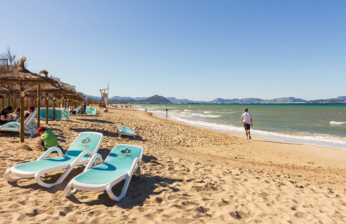 Apartamento en construcción en primera línea de playa en Can Picafort, con parking privado