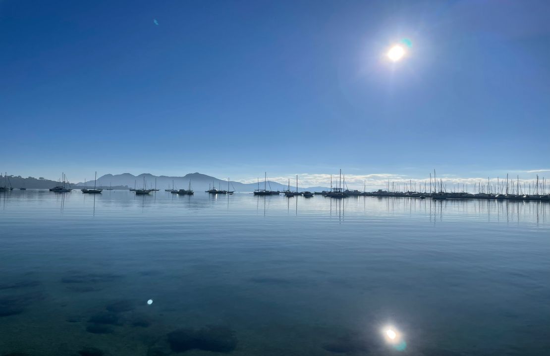 Modern Front Line Apartment for sale in Puerto Pollensa Mallorca