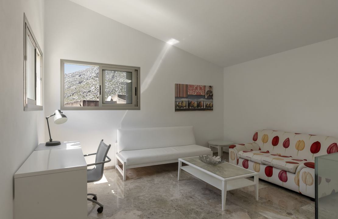 Villa with pool for long term rental in Cala San Vicente Pollensa