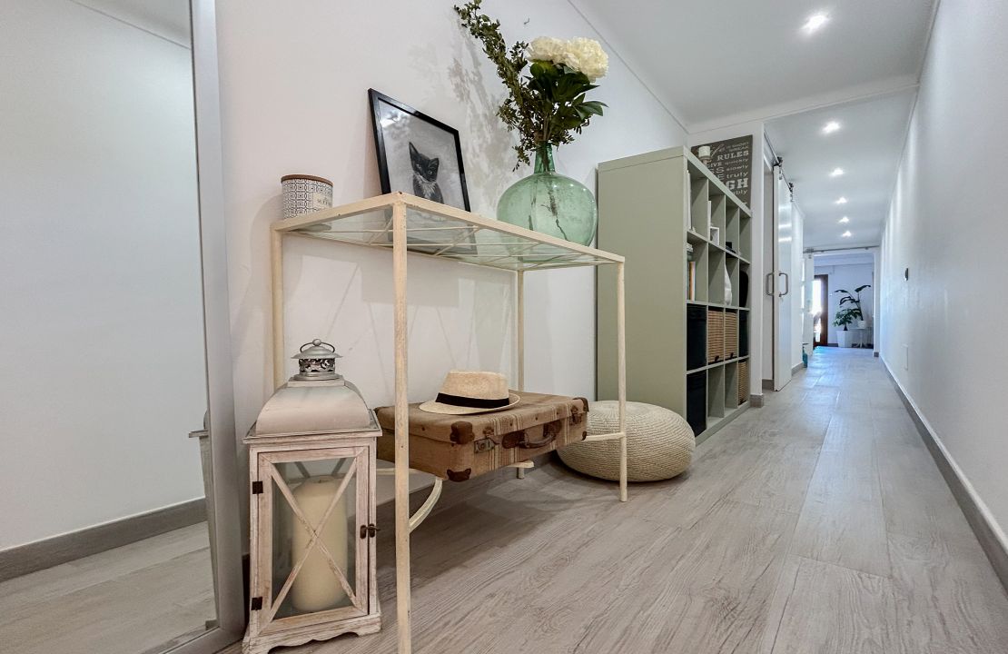 Newly refurbished top floor apartment for sale in Can Picafort with spacious terraces and parking space