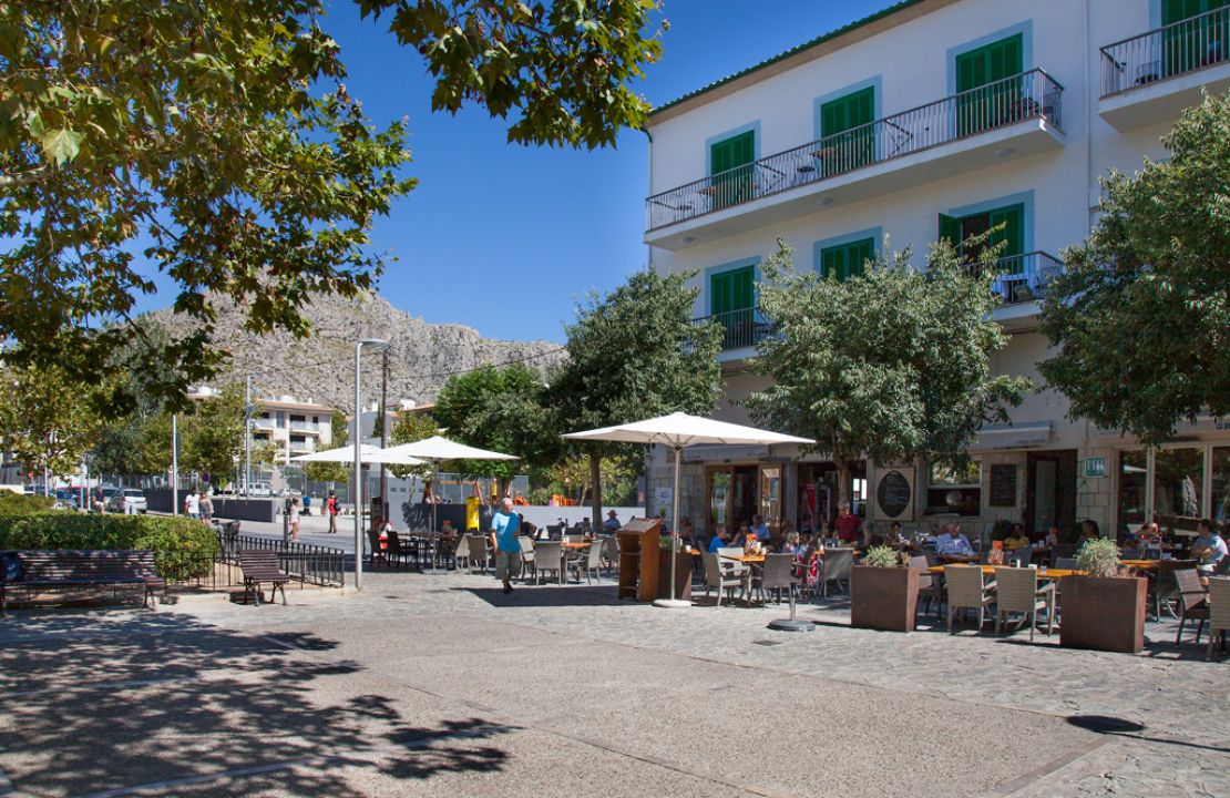 Puerto Pollensa modern duplex apartment FRONT LINE SEA for rent