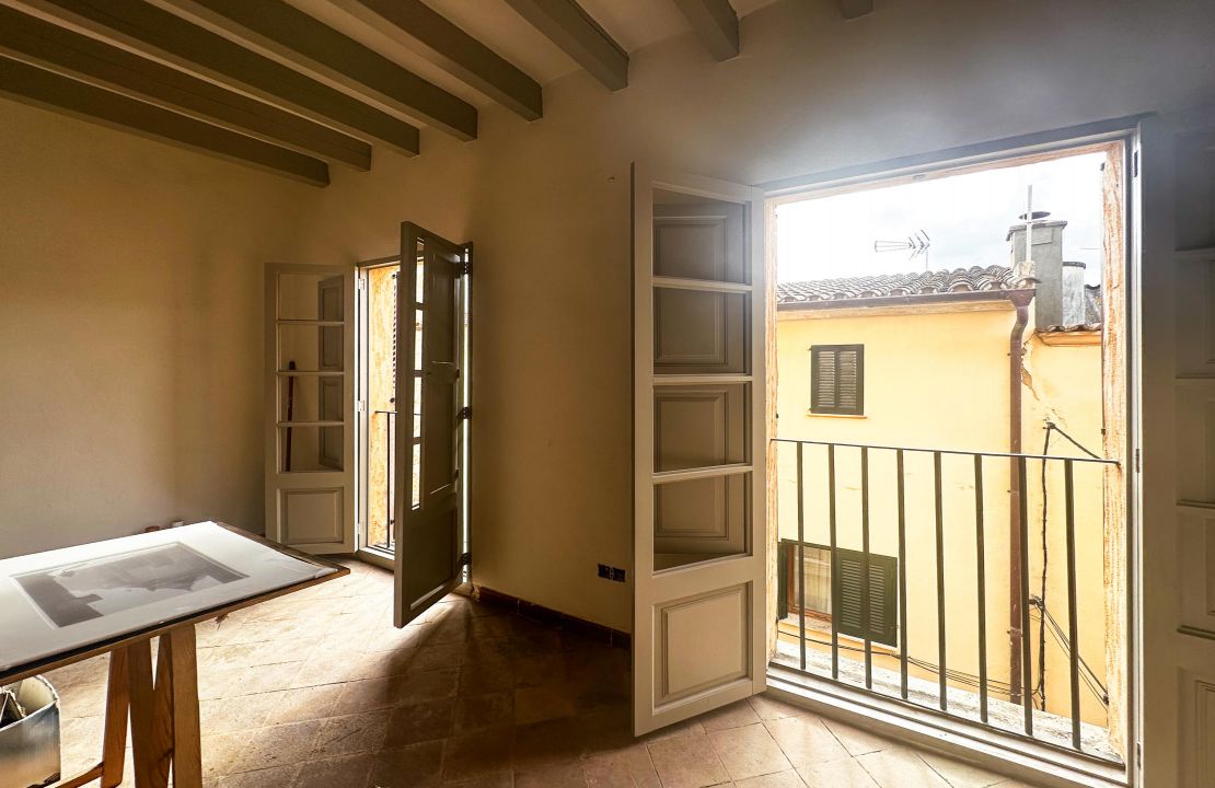 Townhouse with Holiday Rental License in the Heart of Pollensa for Sale