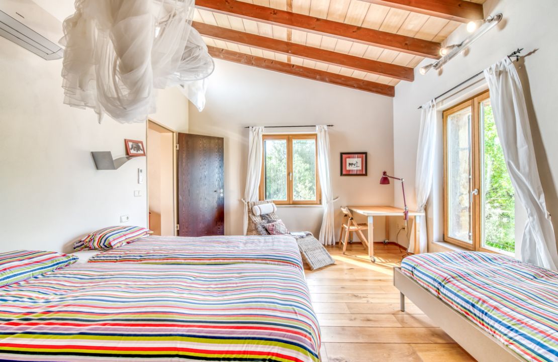 Finca with rental license in Alcudia, Mallorca with stunning views, tennis court and pool for sale