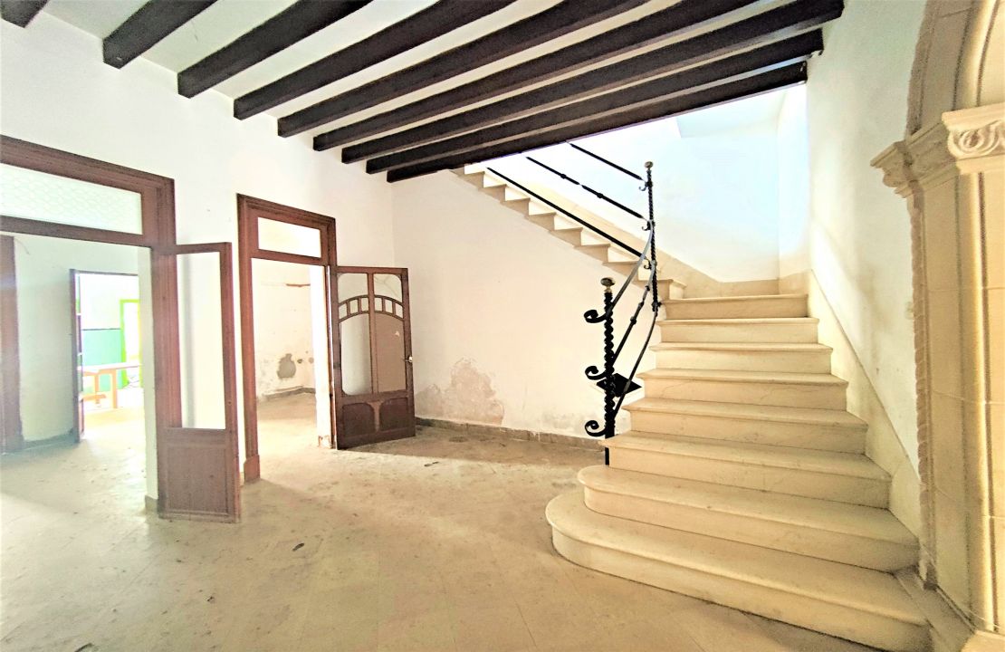 Townhouse in Sa Pobla with enormous potential