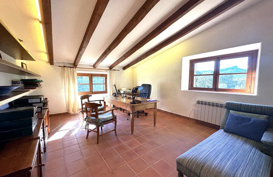 Finca for long term rental in Pollensa with pool and garden