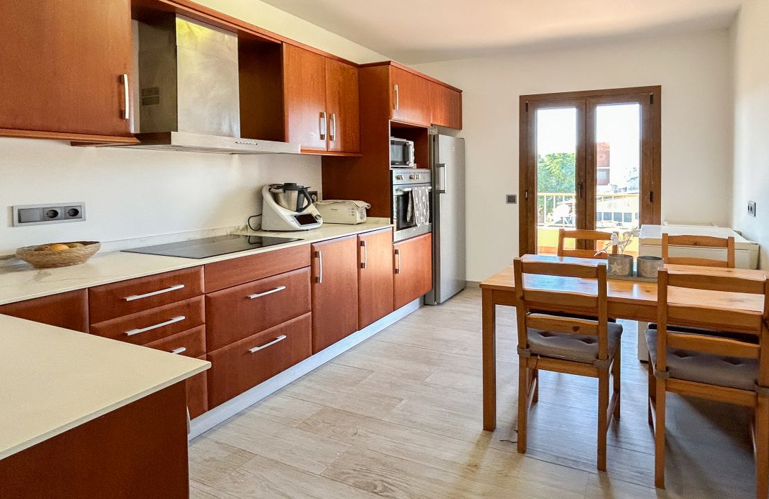 Newly refurbished top floor apartment for sale in Can Picafort with spacious terraces and parking space