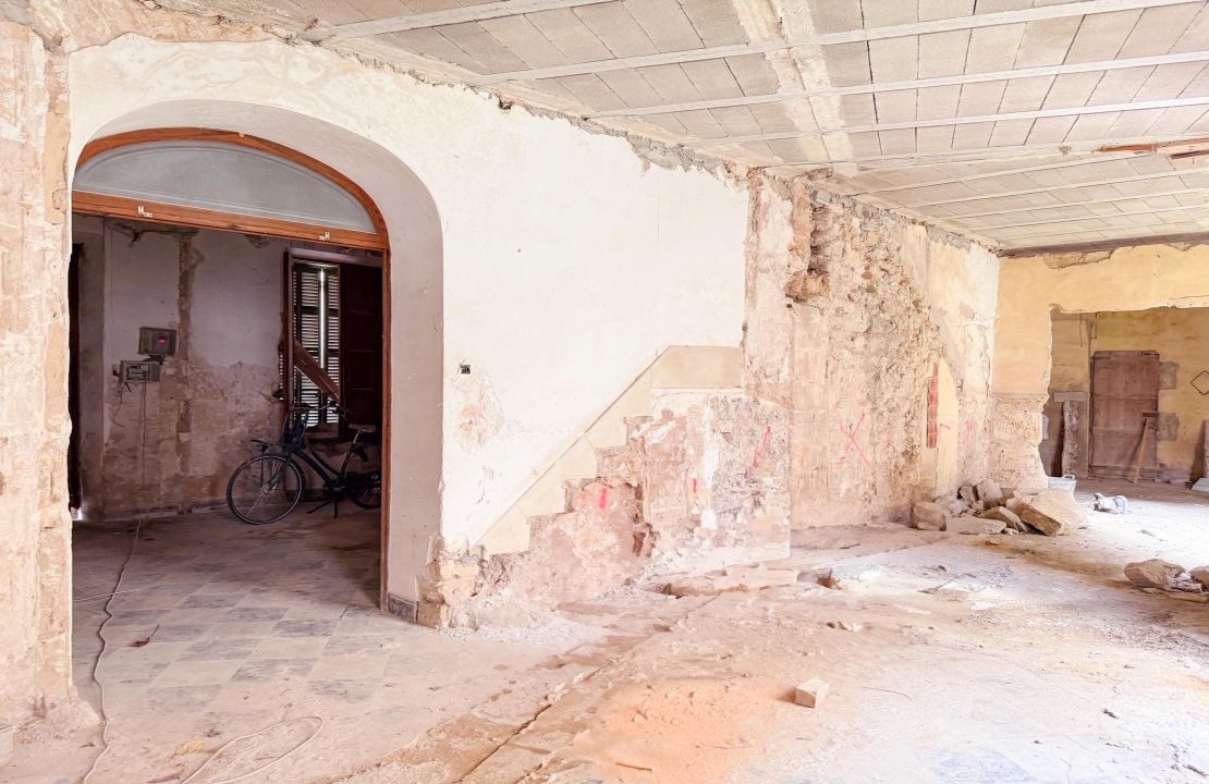 Casa señorial histórica en Pollensa con jardín, garaje y terrazas – Proyecto de renovación