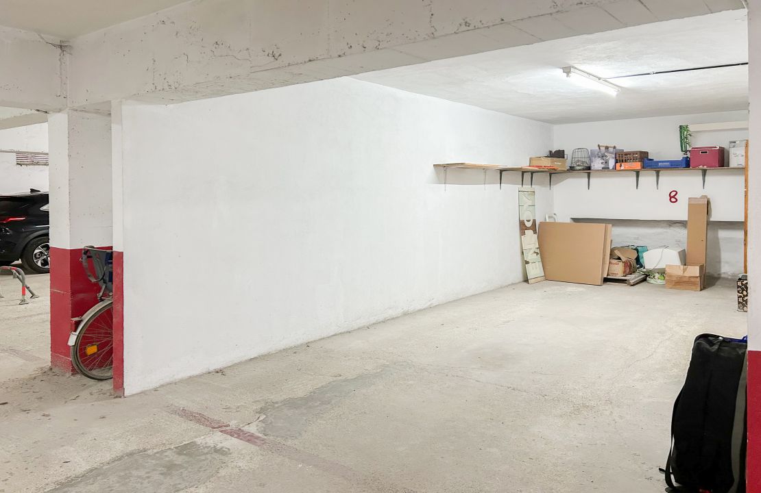 Newly refurbished top floor apartment for sale in Can Picafort with spacious terraces and parking space