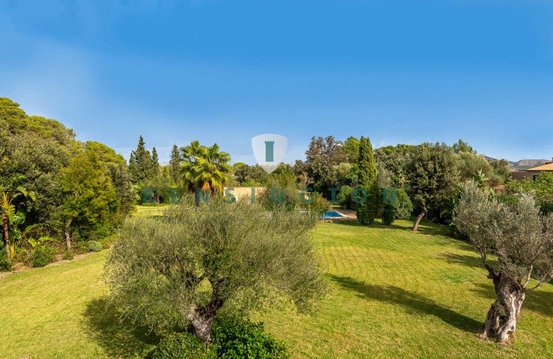 Authentic country house Pollensa / Alcudia with pool, guest house, garage and amazing gardens for sale