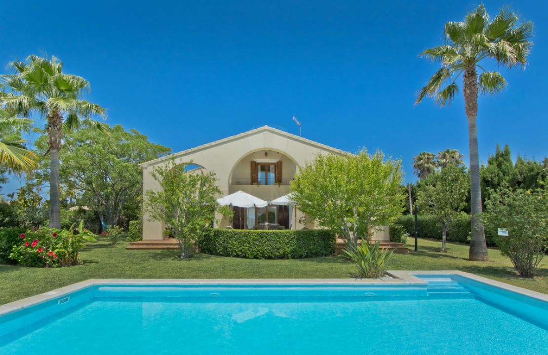 Lovely Villa with holiday rental license and very good location close to Alcudia