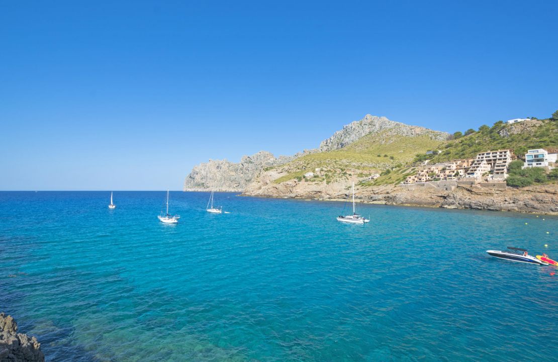 Charming Apartment in Cala San Vicente with pool, close to the Beach