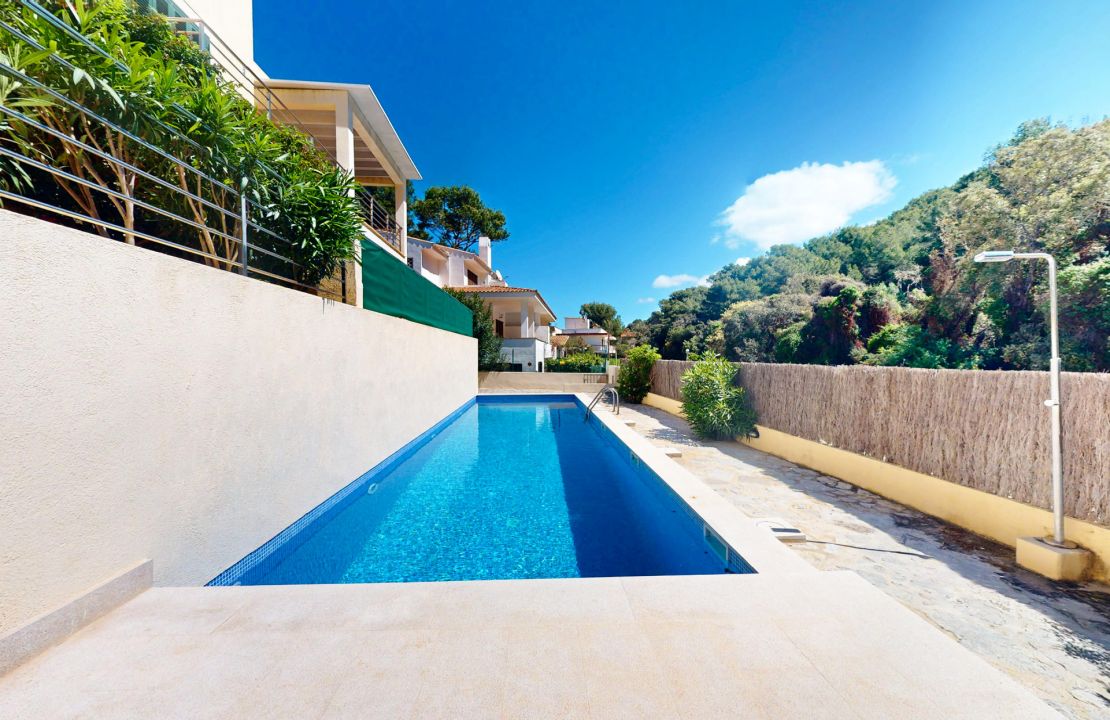 Charming Apartment in Cala San Vicente with pool, close to the Beach