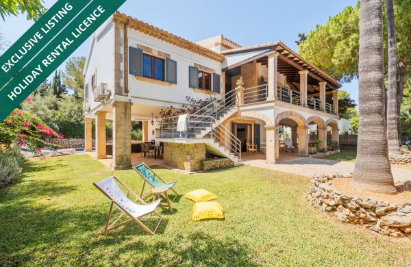 Mallorca Bonaire Alcudia villa with holiday rental license and pool for sale