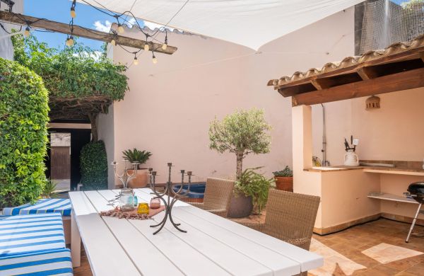 Charming townhouse in old town Pollensa with large patio