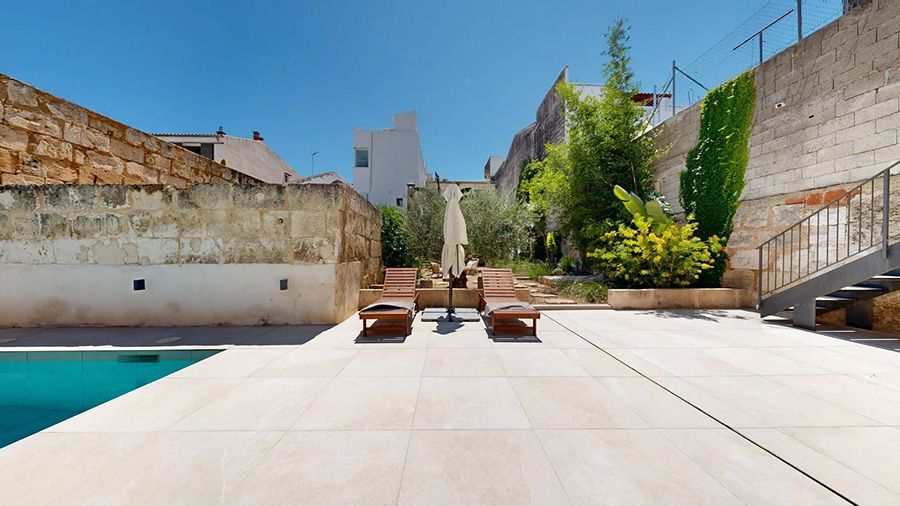 Casa adosada en Sa Pobla con gran jardín y piscina