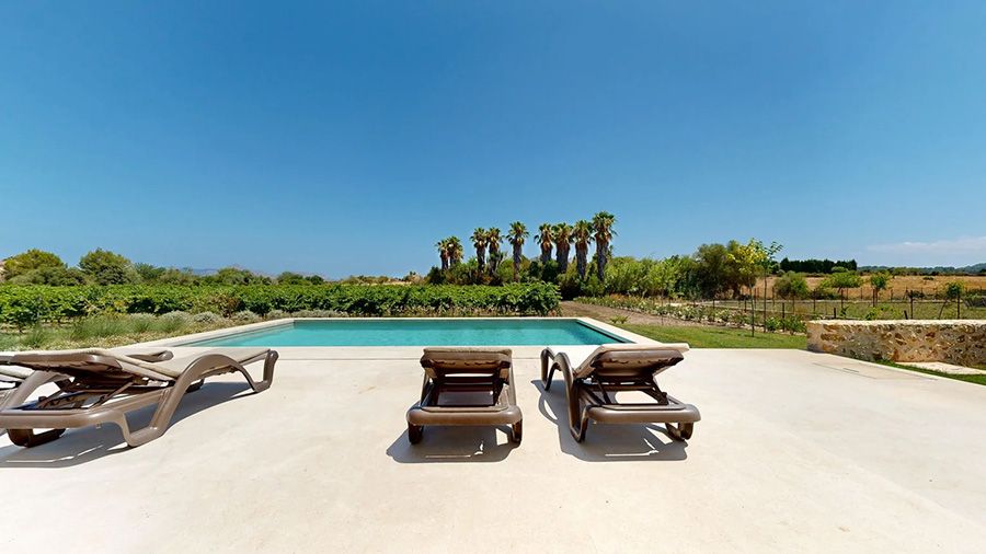 Casa de campo en Pollenca con viñedo privado en venta